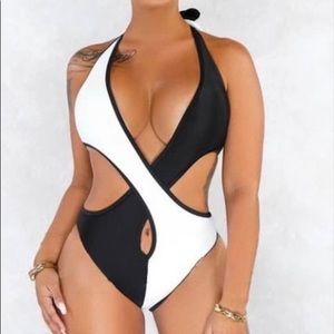 One piece swimsuit , v neck (M)